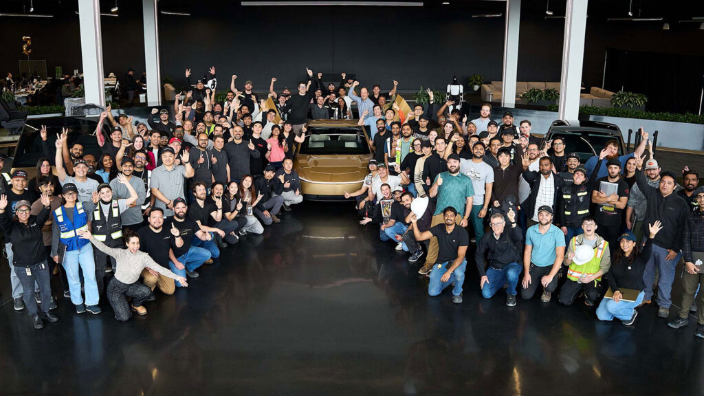 テスラFSD課金 vs BYD標準搭載 – 自動運転で分かれる2つの収益モデル