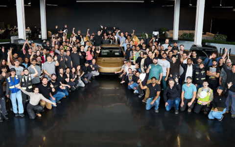 テスラFSD課金 vs BYD標準搭載 – 自動運転で分かれる2つの収益モデル