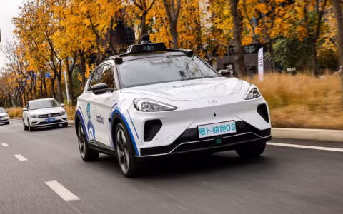 中国EV: 百度Apollo Go無人タクシーが武漢で一斉停止 – 安全機構が作動か