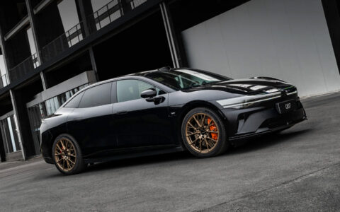 中国EV: Zeekr 007が19.39万元に値下げ — BYD SEAL・Xiaomi SU7と三つ巴の価格競争が日本市場にも波及するか