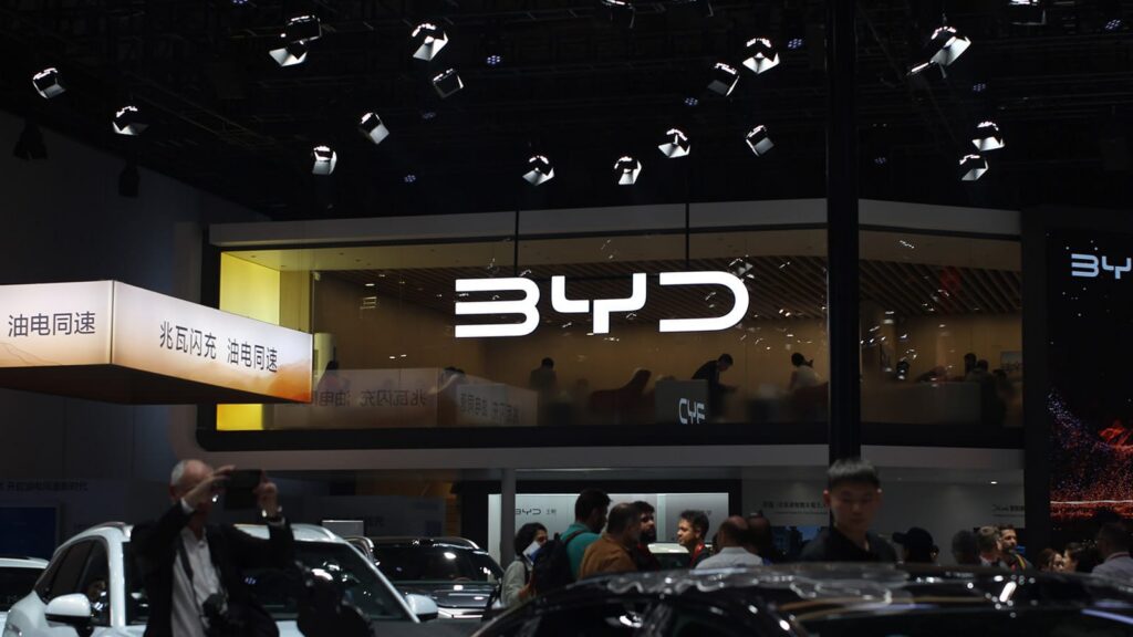 BYD: BYD深圳工場で火災発生 – 廃棄車両保管庫に限定、株価は小幅安