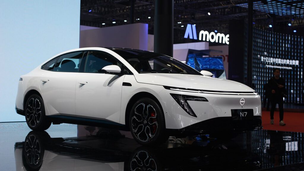 EV市場: 中国NEV浸透率59.5%でも販売減 – 季節要因か構造変化か