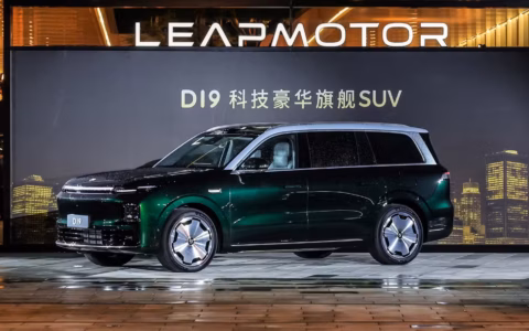 中国EV: Leapmotor D19発売 – 世界最大EREVバッテリー搭載SUVの全貌