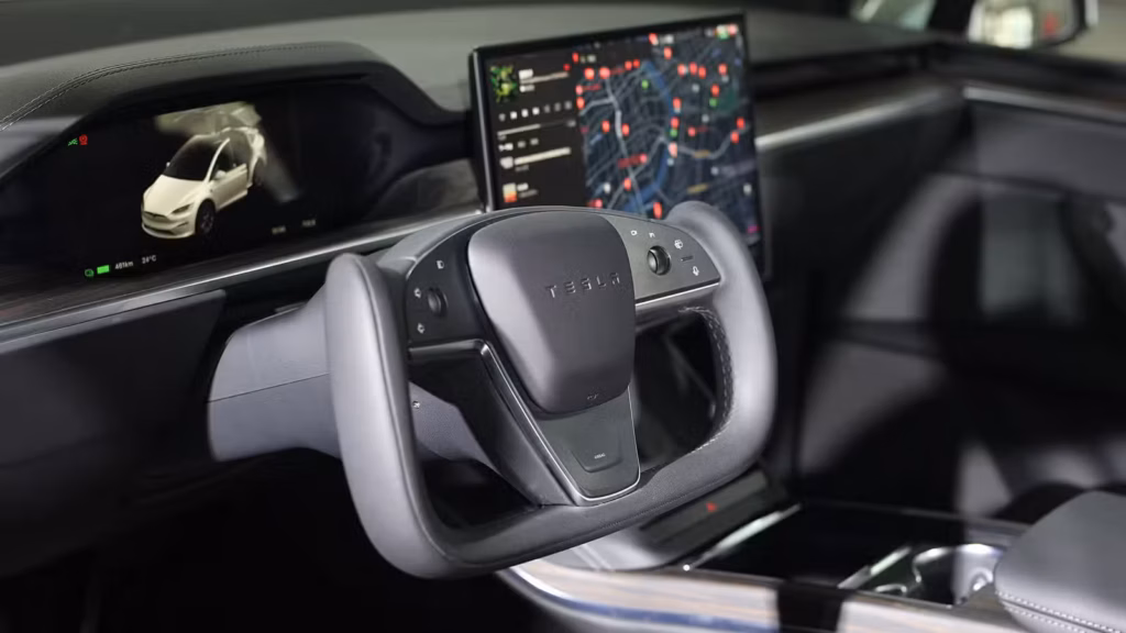 テスラFSD、HW3切り捨てで見えた自動運転競争の現実