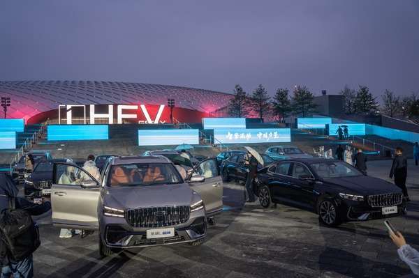 中国EV: 中国勢のストロングHEVは日本のハイブリッド牙城を崩せるか – BYD・Geely・MGの新戦略