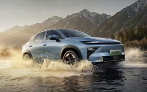 中国EV: 吉利・博越EREVが中国で発売 – EV航続375km、価格は約215万円から