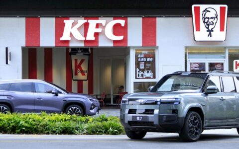 充電インフラ: BYD×KFC「充電9分・食事9分」の異業種コラボ – 中国で広がるEV充電の新体験