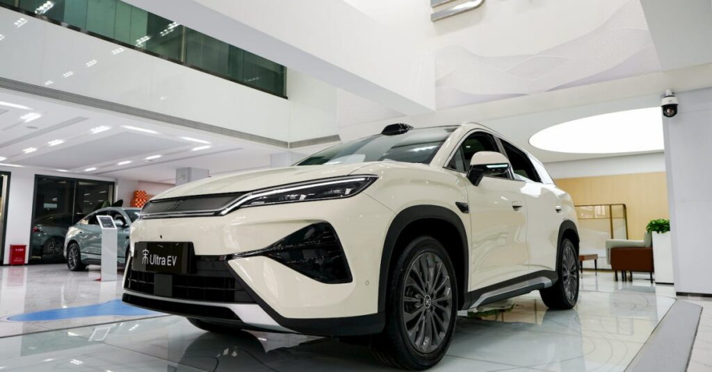 BYD: BYD Song Ultra EV — 5分充電で航続710km、約320万円からの新型SUV