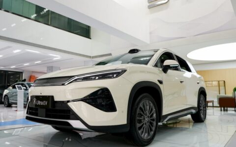 BYD: BYD Song Ultra EV — 5分充電で航続710km、約320万円からの新型SUV