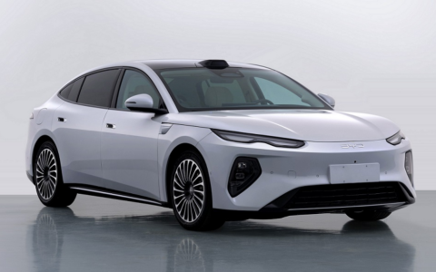 BYD: BYD Seal 08 — 第2世代ブレードバッテリーと684hp AWDの全貌