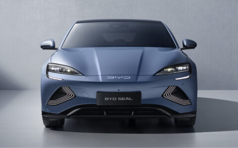 バッテリー技術: EVバッテリー技術比較 – ブレード電池と全固体電池の現在地【2026年版】