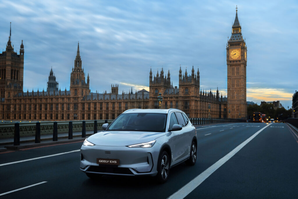 中国EV: 中国NEV輸出が前年比140%増 – BYD・Geely・新興勢が描く勢力図