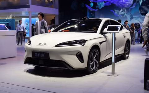 BYD、販売台数は世界一でも利益は半減 – 2026年Q1決算が示す構造的課題