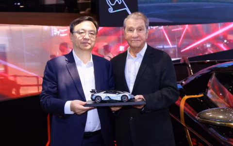 BYD仰望U9 Xtreme – 約4億円の電動スーパーカーが示す高級化戦略