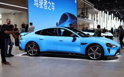 Xiaomi SU7、6週で7万台超 – Model 3への圧力鮮明に