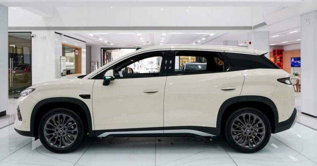 BYD Song Ultra EV – 約320万円で6万台超受注、中国EV SUV市場の価格破壊