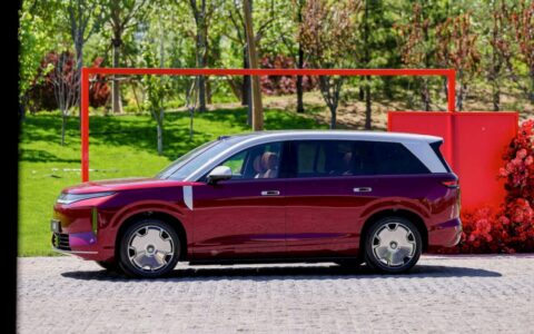 BYD Datang – 525万円から3列電動SUV、競合比較