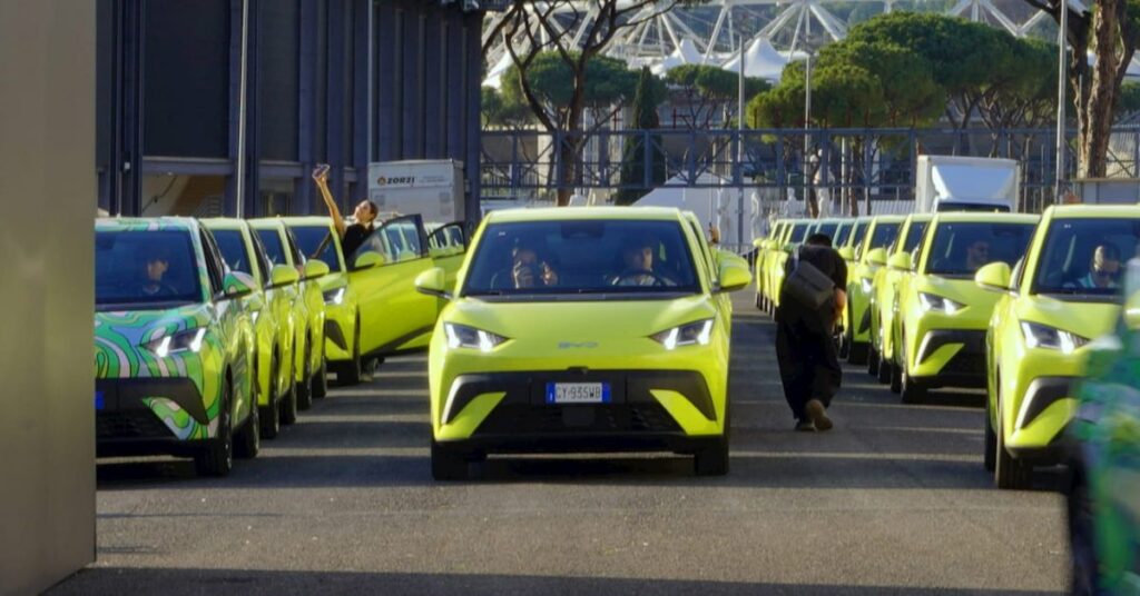 BYDが英・豪・伯でEV販売首位 – 海外輸出70%増の現在地