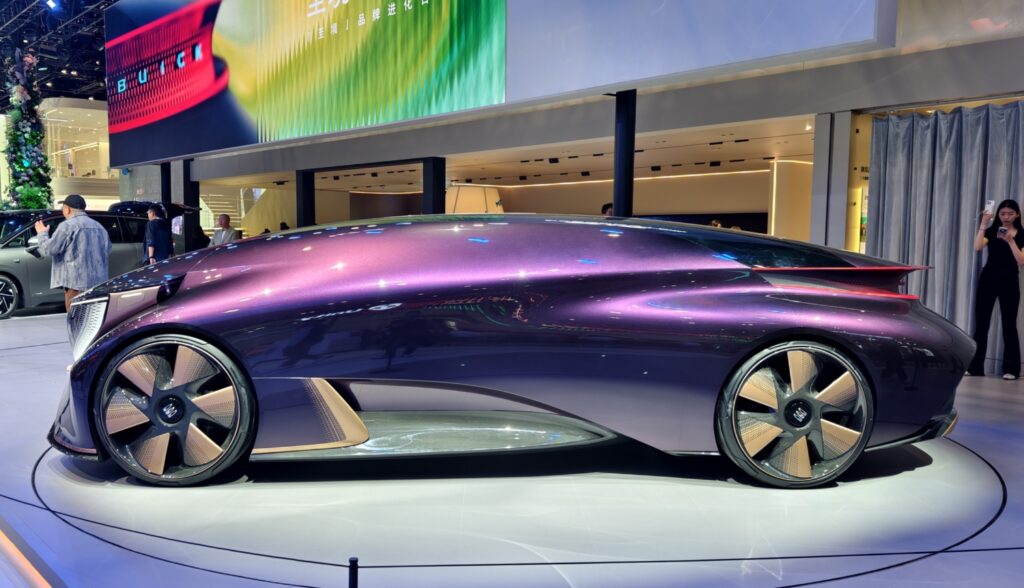 北京モーターショー2026 注目コンセプト5選 — 全固体電池・L4自動運転・空間価値の3軸で読む