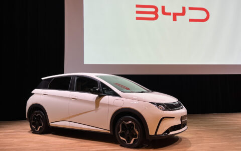 BYDドルフィン価格・補助金2026 – 実質284万円台の試算と落とし穴