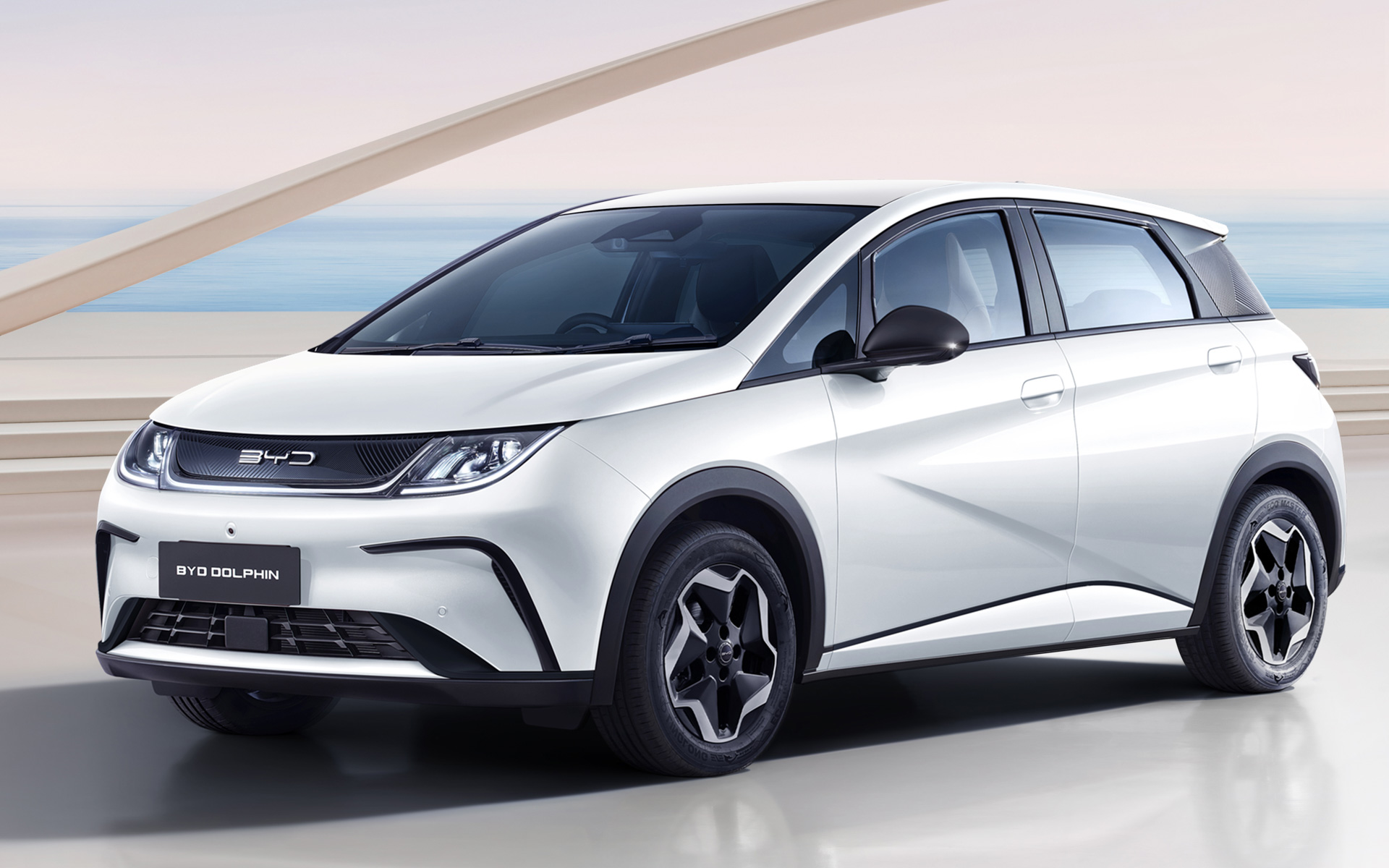 BYDドルフィン価格・補助金2026 - 実質284万円台の試算と落とし穴