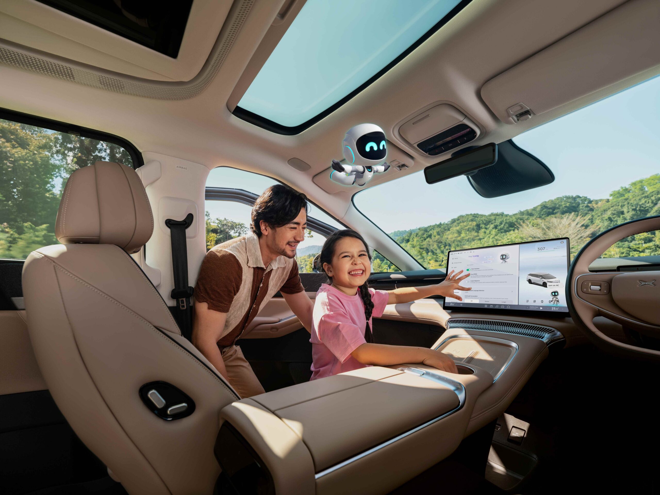 中国EV車載OSとスマホ連携 - BYD日本仕様とNIO・Xpengの現在地